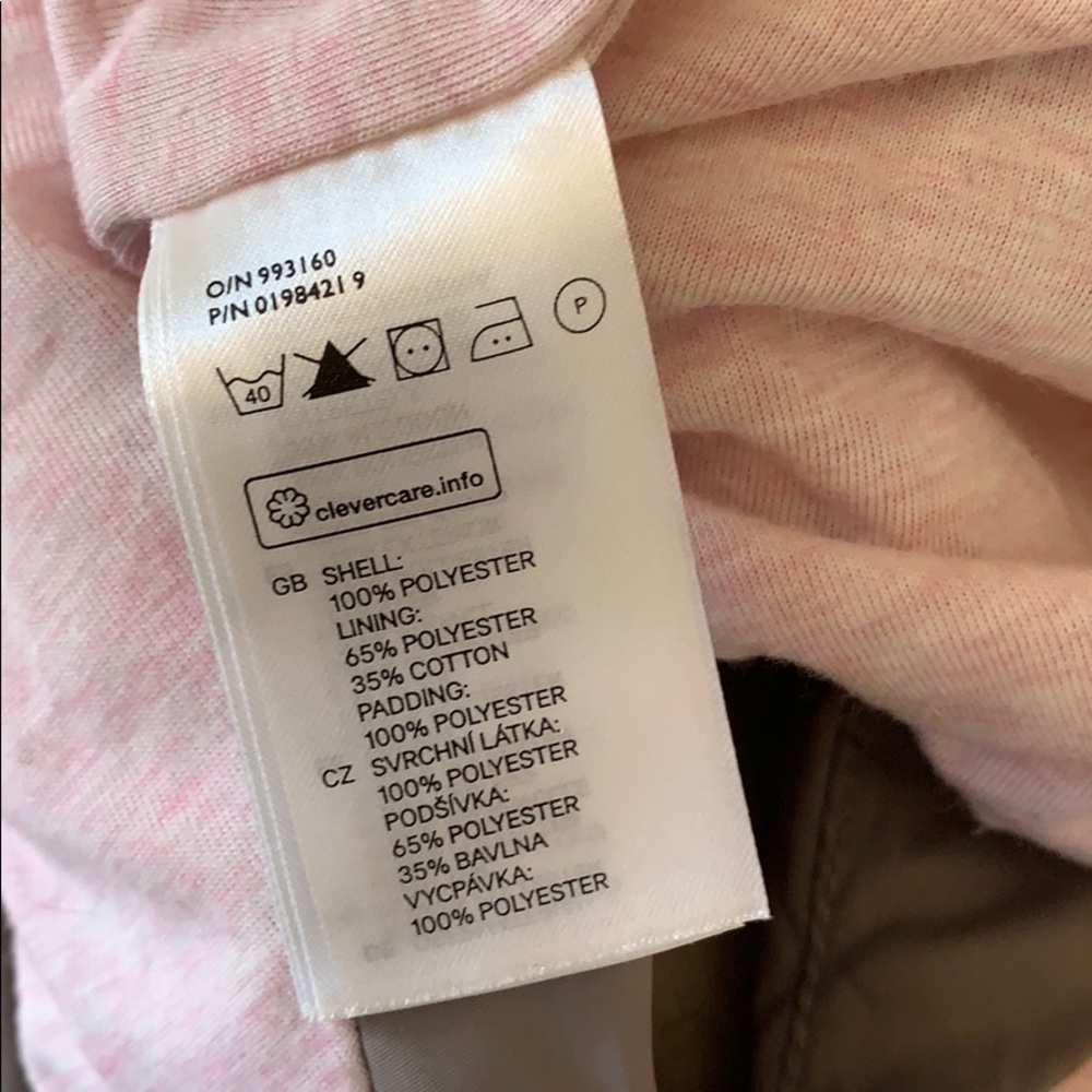 H&M Puffer Vest - Picture 6 of 6